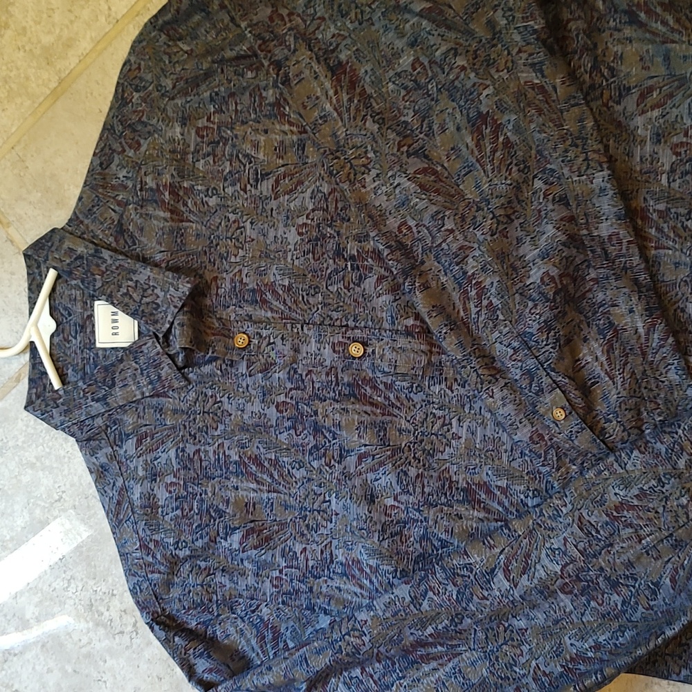 Men's long sleeve shirt large
